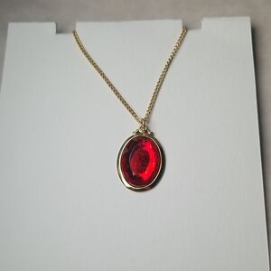 Red Glass Gem In Gold Tone Pendant Necklace
